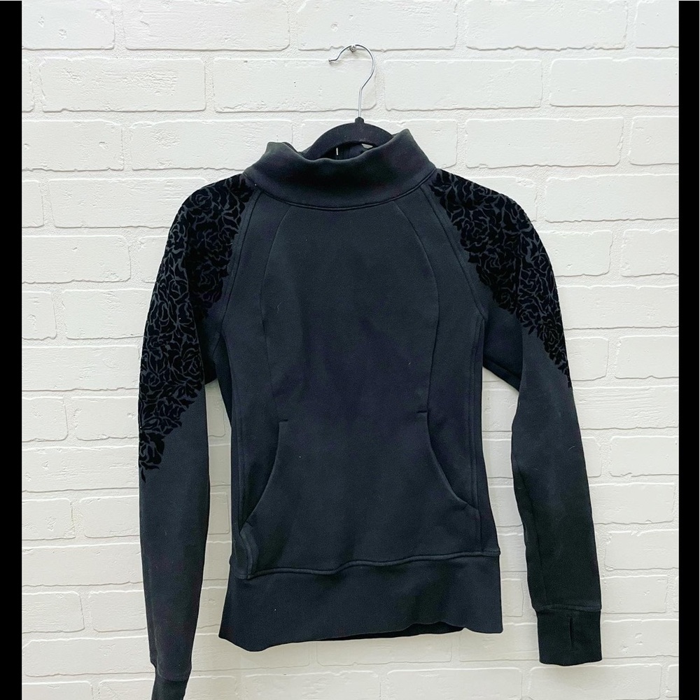 Lululemon sweatshirt